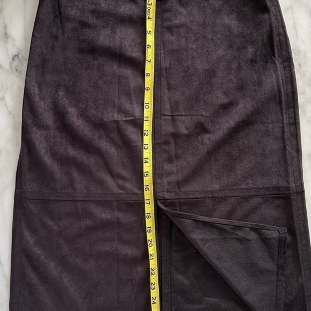 JUSTFAB Womens Size Large Black Faux Suede Skirt Midi Knee Length Front Slit Y2K - Picture 3 of 14